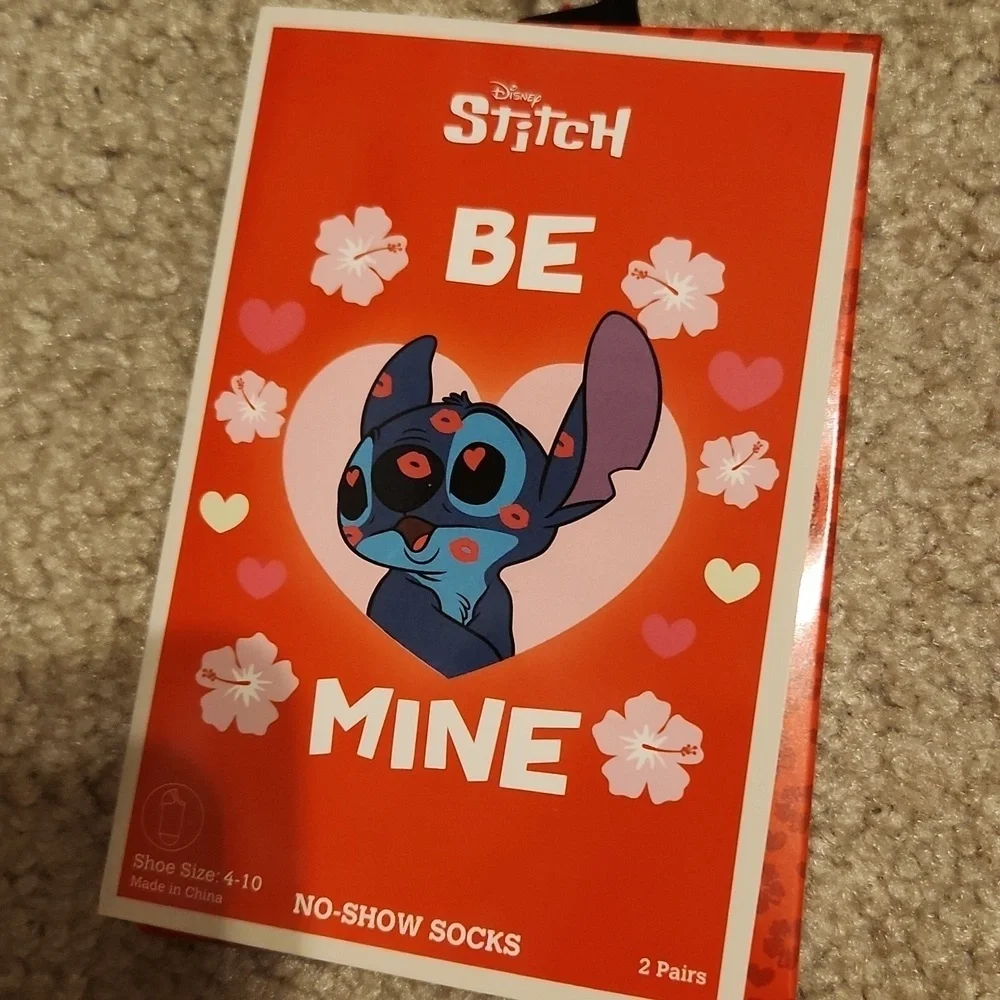 Dinsey socks Be Mine Valentine's Day no show socks fits shoe size 4-10